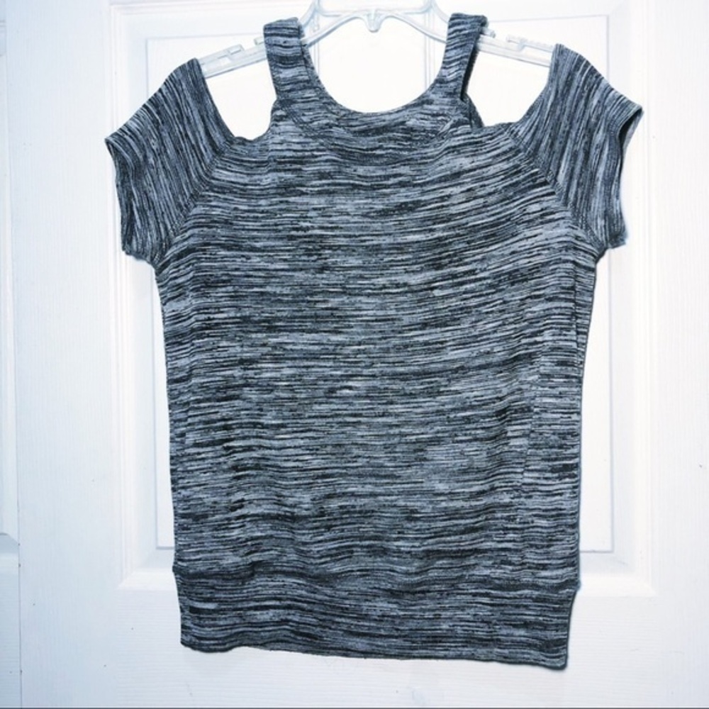 Bailey 44 top cold shoulders cute size medium